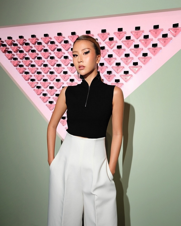 Quỳnh Anh Shyn hội ngộ dàn nam thần Thái Lan, 'lên sóng' instagram của Prada Beauty