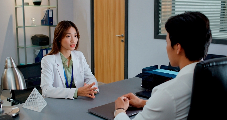 'Doctor Lof - Bác sĩ hạnh phúc': Ngày đầu đi làm bác sĩ, Trần Phong khiến cả bệnh viện nháo nhào
