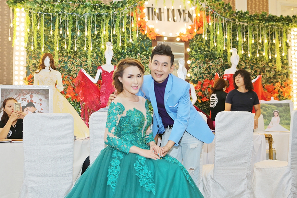 ca si doan truong bi bat coc lam chu re bat dac di