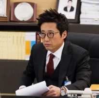 Park Shin Yang tái xuất màn ảnh trong 'Mặt trái của công lý'