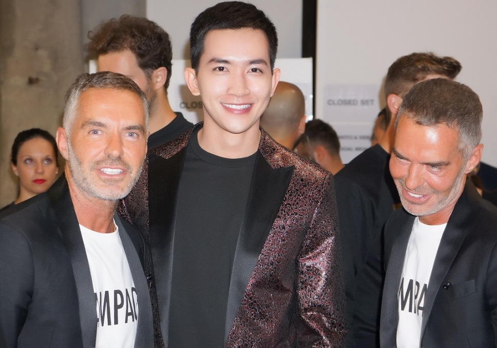 Võ Cảnh diện vest bảnh bao, sang Italy chúc mừng bộ sưu tập thời trang mới của Dean - Dan Caten