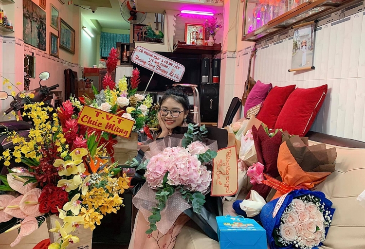 ca si quang le co them con trai