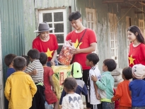 Hoa hậu Trần Phương Hà cùng bạn bè lên vùng cao Yên Bái làm từ thiện