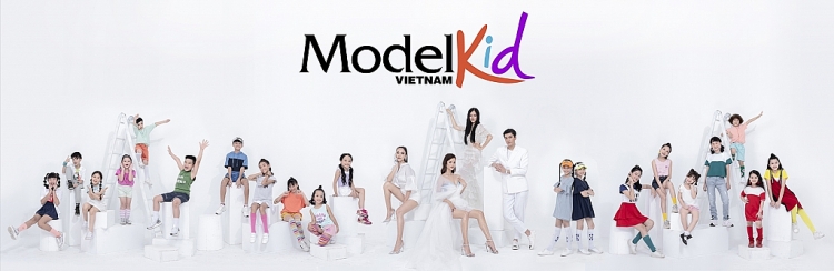 model kid vietnam 2019 tung poster chinh thuc bo tu huan luyen vien khoe than thai ngut ngan