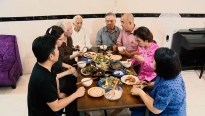 'Gõ cửa thăm nhà': Những bữa cơm nhà đầy cảm xúc khiến Quốc Thuận, Thúy Nga rớt nước mắt