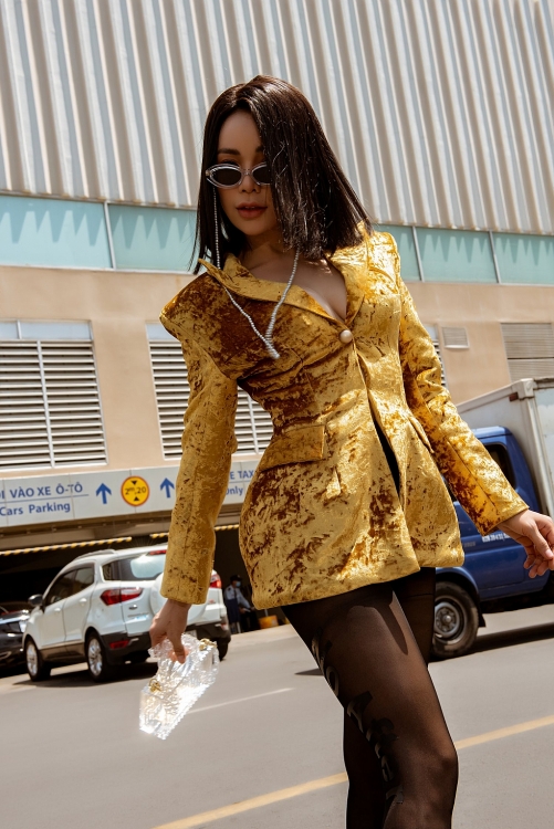 tra ngoc hang khoe mai toc ngan ca tinh he lo du an am nhac moi