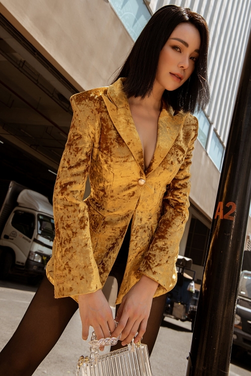 tra ngoc hang khoe mai toc ngan ca tinh he lo du an am nhac moi