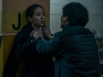 'Kẻ xâm nhập' 'nhá hàng' pha lật mặt ngoạn mục của mợ ngố Song Ji Hyo