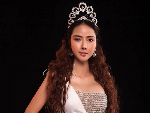 Người mẫu Ánh Dương tất bật chuẩn bị dự thi 'Hoa hậu thế giới người Việt 2020'