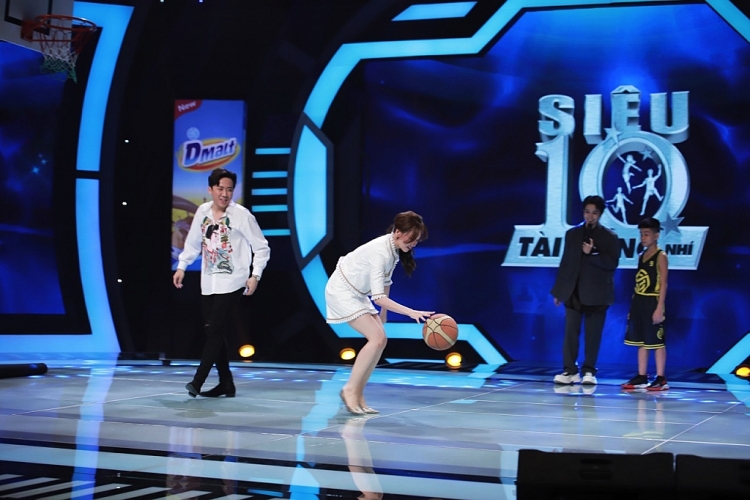 hari won mang giay cao got choi bong ro sieu chat