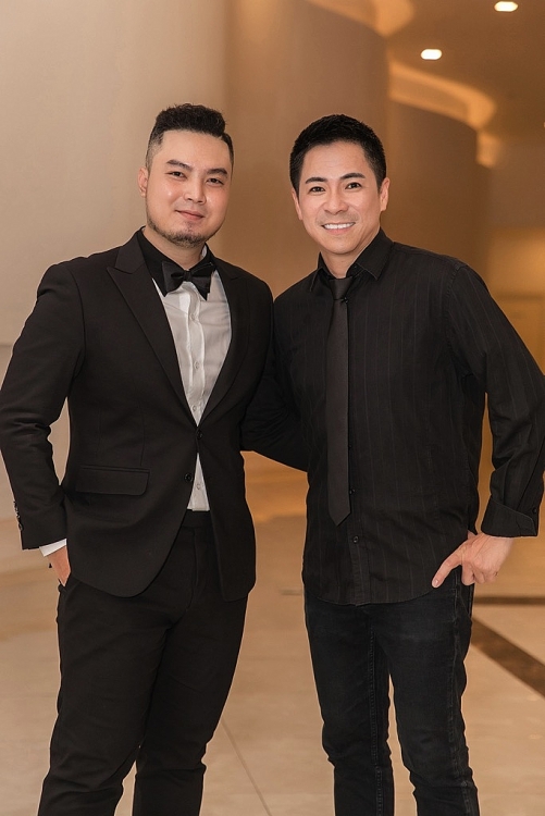 nha thiet ke duc vincie he lo duong mac anh quan la tiep vien hang khong