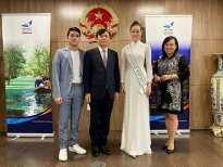 Hoa hậu Khánh Vân diện áo dài trắng, thăm phái đoàn Việt Nam tại Liên hợp quốc và Lãnh sự quán Việt Nam tại New York