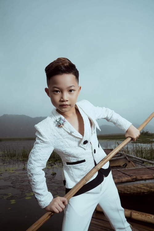 'Nam thần nhí' Phong Thiên hóa thân con trai Ngọc Sơn nhảy hiphop, khoe vũ đạo chuyên nghiệp trong MV mới