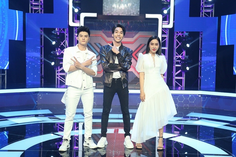 'Bà mai' Cát Tường gây bất ngờ với hình ảnh sexy, đốn tim khán giả khi khoe giọng hát tại 'Bộ 3 siêu đẳng'