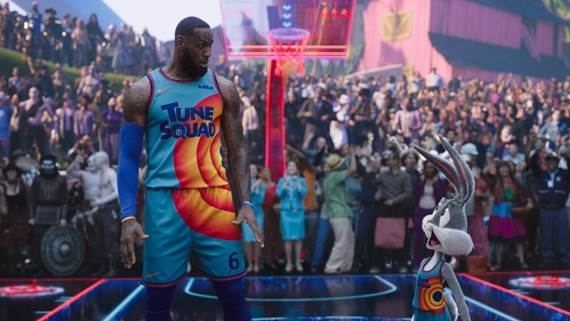 'Space Jam 2': Huyền thoại LeBron James dẫn dắt đội hình toàn sao trong trận quyết đấu tầm cỡ 'vũ trụ' với các robot biết chơi bóng rổ