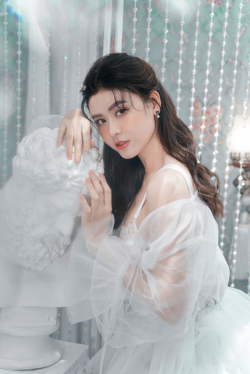 Trương Quỳnh Anh tiết lộ vai diễn 'oan gia ngõ hẹp' cùng Lý Bình trong phim mới