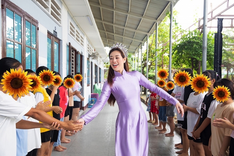 Hoa hậu Khánh Vân thực hiện lời hứa đặc biệt dành tặng các em ngôi nhà OBV