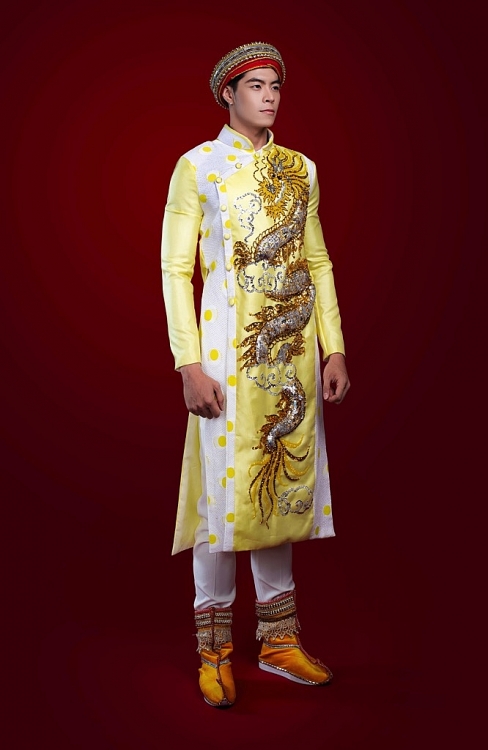 Phi Việt mặc áo dài Vương triều đến 'Mister National Universe 2022'