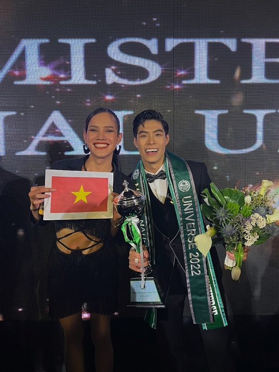 Ngô Hoàng Phi Việt đăng quang 'Mister National Universe 2022'