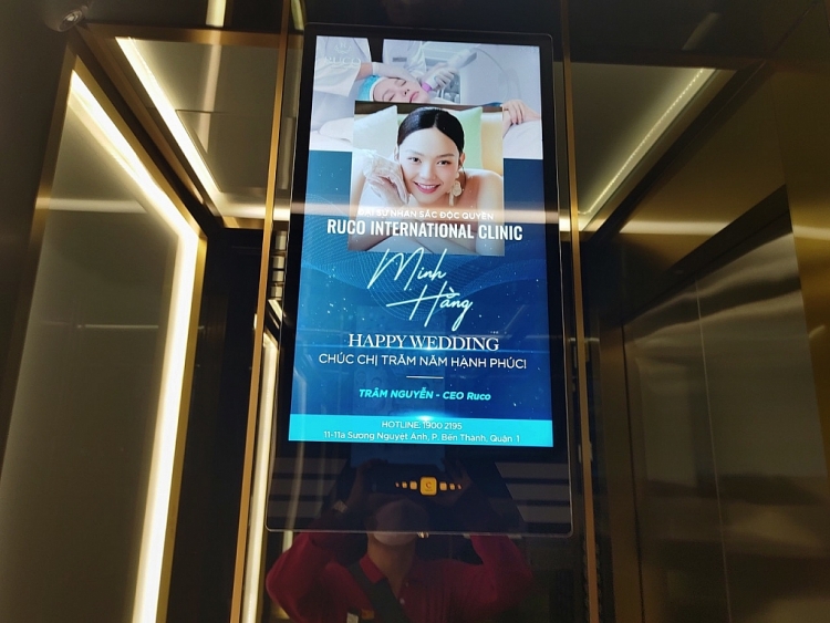 Bảng Billboard cô dâu Minh Hằng tràn ngập tại TP.HCM