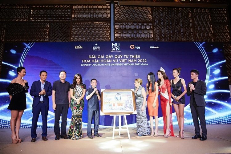 Top 3 'Hoa hậu hoàn vũ Việt Nam 2022' đấu giá quyên góp hơn 2 tỷ đồng cho hoạt động thiện nguyện