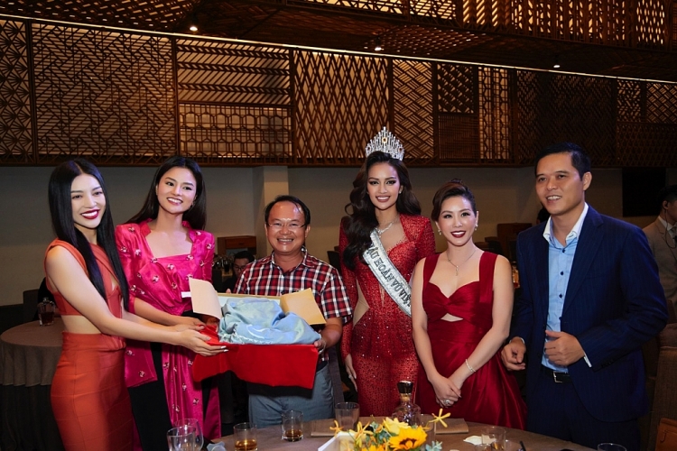 Top 3 'Hoa hậu hoàn vũ Việt Nam 2022' đấu giá quyên góp hơn 2 tỷ đồng cho hoạt động thiện nguyện