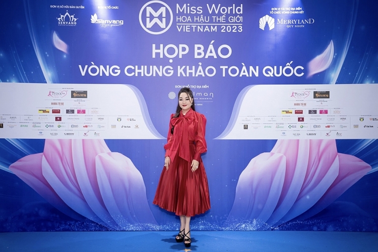 Hoa hậu Thanh Nga đến chúc mừng Hoa hậu Mai Phương trước thềm Miss World