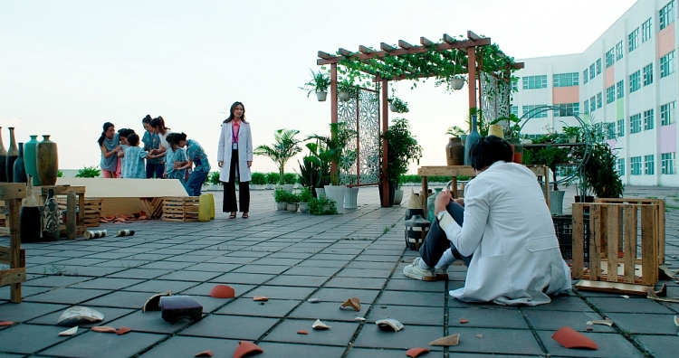 'Doctor Lof - Bác sĩ hạnh phúc': Khả Ngân cứu cánh Lâm Thanh Nhã, Trần Phong gặp cú sốc đầu đời