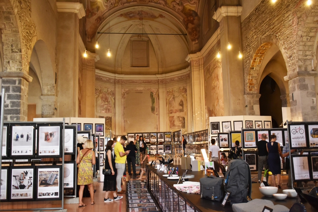 hoa si nguyen thu thuy nhan cup bac giai thuong thiet ke quoc te tai italy