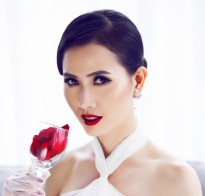 Phan Thị Mơ tích cực đầu tư hình ảnh cho 'World Miss Tourism Ambassador 2018'