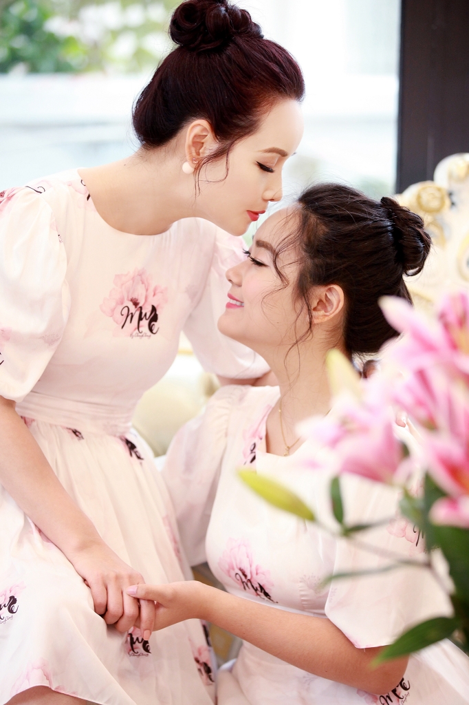 mai thu huyen tre trung xinh dep cung con gai