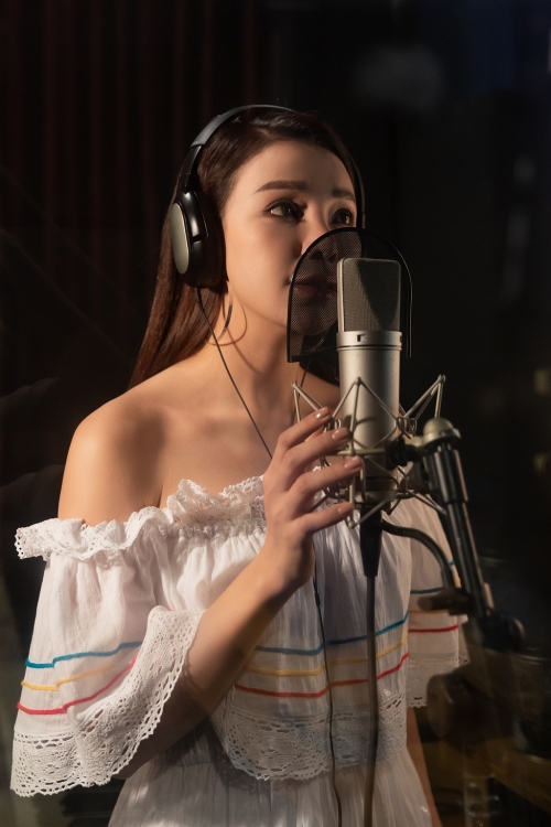 tra ngoc hang chinh thuc tung ban mv phong thu ha thuong