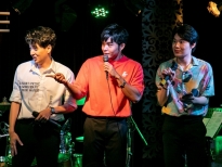 Jun Phạm hóa 'thánh ngôn ngữ' khi trình diễn cả tiếng Nhật và tiếng Trung trong mini showcase tại Sài Gòn