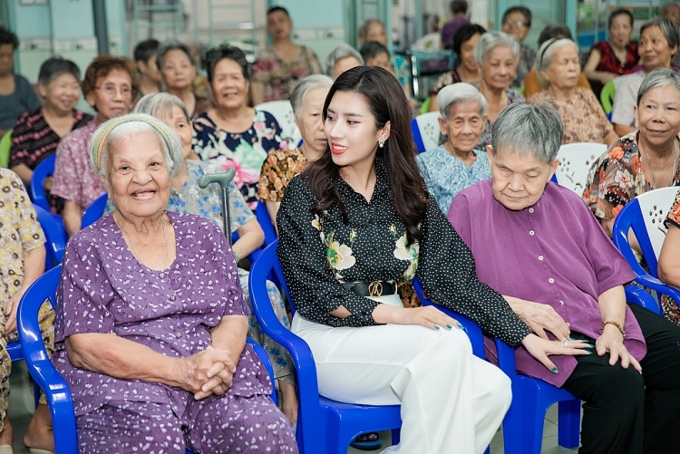 duong yen nhung xuc dong truoc cau chuyen bat hanh cua nguoi gia neo don tai nha duong lao tinh thuong vinh son