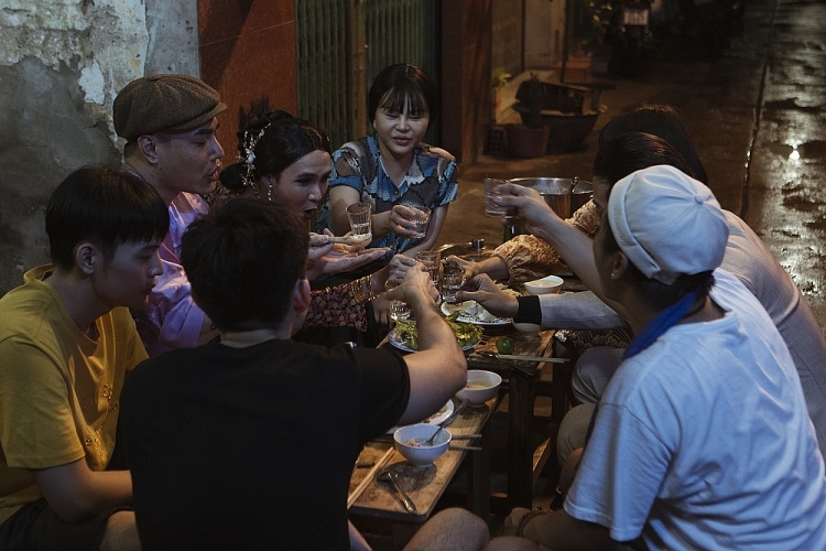 nha tro co qua troi phong cat tuong cau ket trai dep de lua dao nam thu