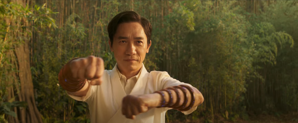'Shang-Chi và Huyền thoại Thập Nhẫn' hé lộ cảnh chiến đấu đỉnh cao của Shang-Chi và Mandarin