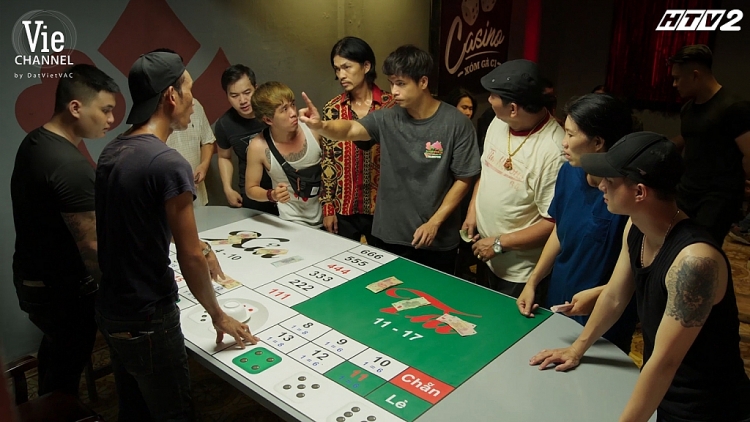 'Cây táo nở hoa' tập 40: Cháy nhà vì mẹ ruột tung cửa trộm, Châu và anh em bất hòa chẳng muốn nhìn mặt nhau