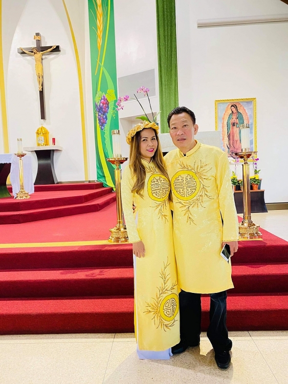 Trải qua cơn thập tử nhất sinh, nhạc sĩ Lê Quang cùng bà xã Cam Thơ mừng đám cưới bạc, kỷ niệm 27 năm ngày cưới