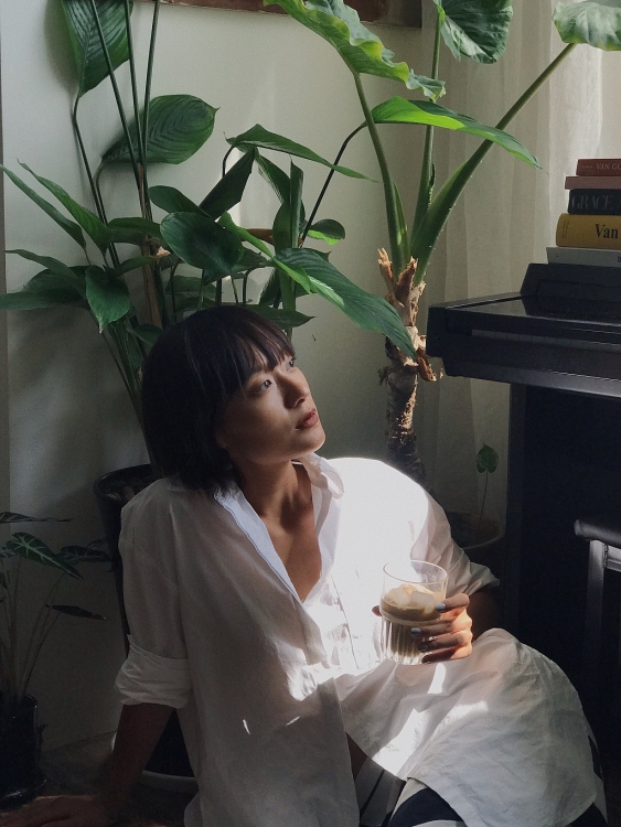 Diễn viên Hồ Thu Anh - mùa dịch ở nhà vẫn chụp hình siêu chất