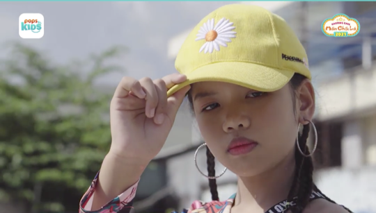 (Hình 2)Cô nàng Nguyễn Ngọc Thảo Nguyên cực “ngầu” với bài rap Con nhà người ta