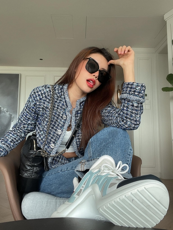 'Giết thời gian' cùng Minh Tú trong giai đoạn giãn cách tại nhà