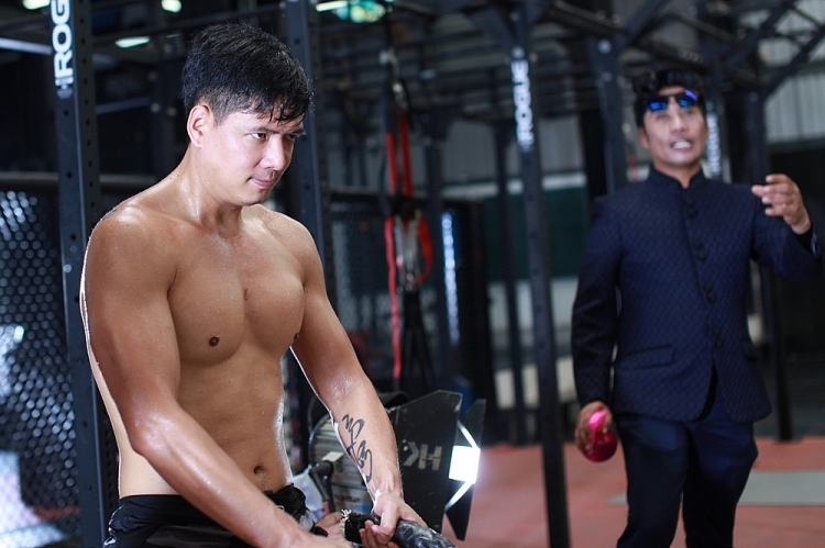 Nam nghệ sĩ tham gia 'Cầu thủ nhí': Kay Trần, Cao Xuân Tài, Liên Bỉnh Phát đều sở hữu body 6 múi, cơ bắp cuồn cuộn