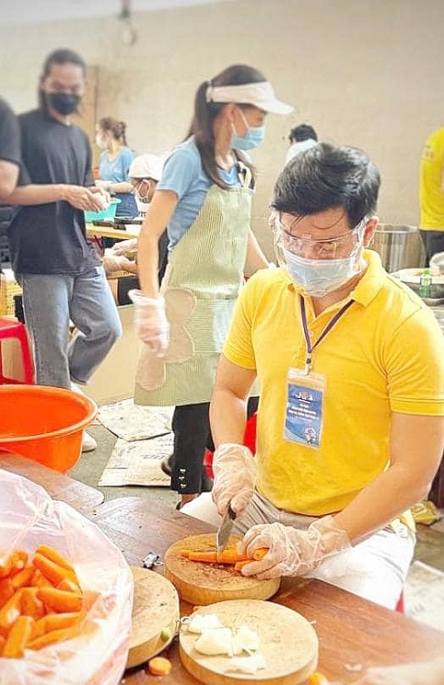 MC Nguyên Khang và câu chuyện xúc động về những ngày làm tình nguyện viên chung tay chống dịch
