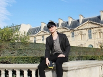 Lý do ca sĩ Nathan Lee hủy chuyến bay sang Pháp để ở lại Việt Nam