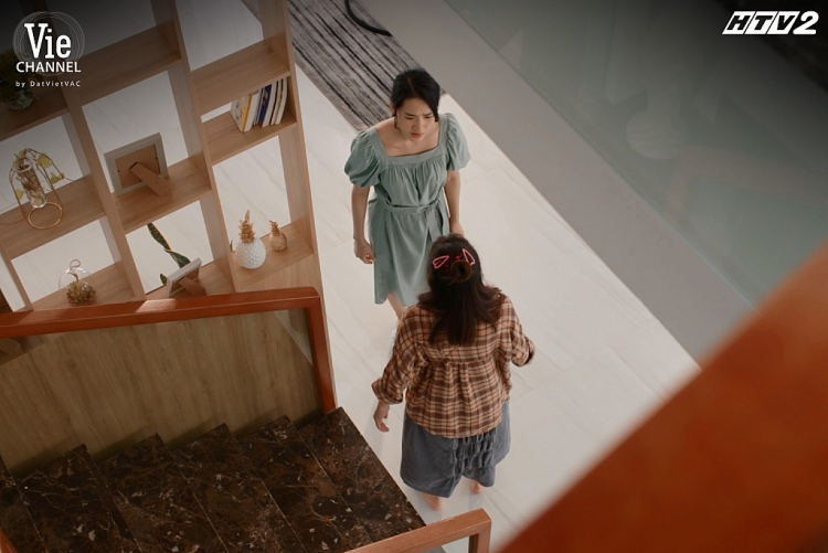 'Cây táo nở hoa' tập 50: Dư bỏ nhà đi theo xã hội đen, Ngọc bị chủ nợ đánh đập thê thảm