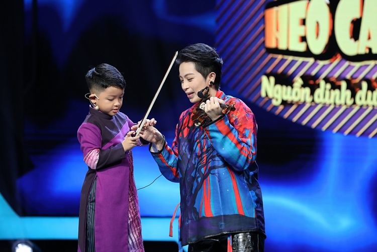 'Siêu tài năng nhí': Cậu bé không xem tivi khiến Quyền Linh, Trấn Thành tan chảy vì sự trong trẻo của mình