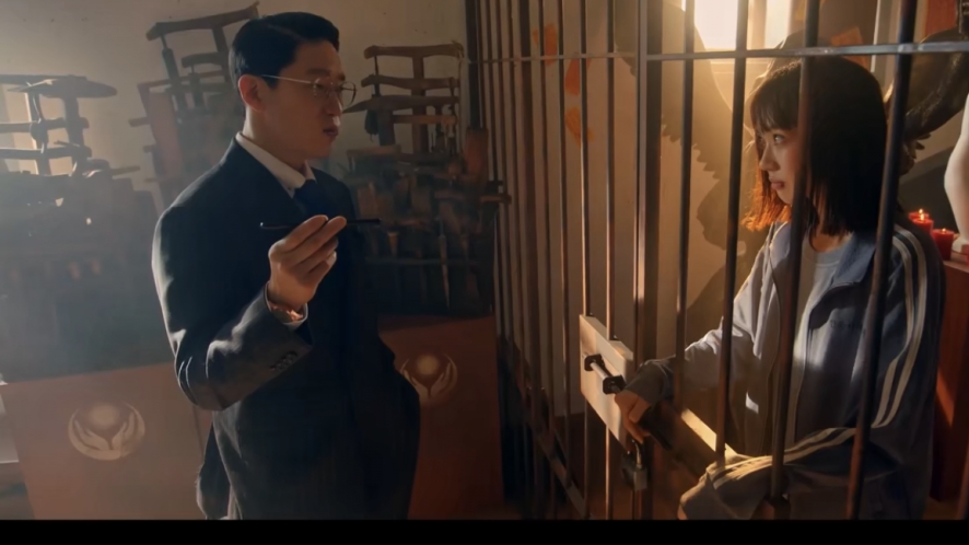 'Penthouse: Cuộc chiến thượng lưu 3' tập 8: Shim Soo Ryeon bị đổ tội sát hại Logan Lee