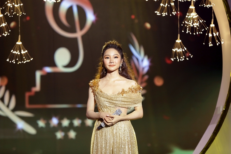 Nhạc sĩ Đài Phương Trang ngỡ ngàng với giọng hát đặc biệt của thí sinh 'Solo cùng Bolero'