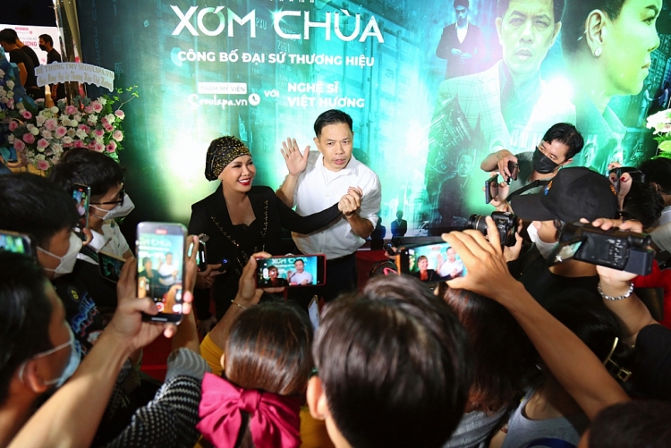 Nghệ sĩ Việt Hương đầu tư gần 4 tỷ đồng cho web-drama 'Xóm chùa'