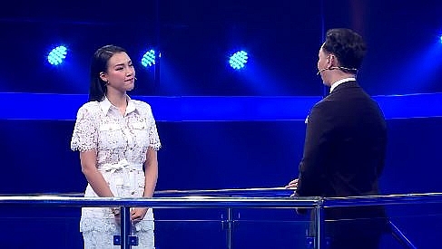 MC Hoàng Oanh quyết tâm hốt giải tại 'Đấu trường siêu việt' để mua bỉm sữa cho con